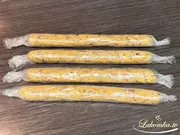 Сабле с фисташками и клюквой