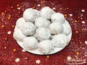 Снежки из грецкого ореха